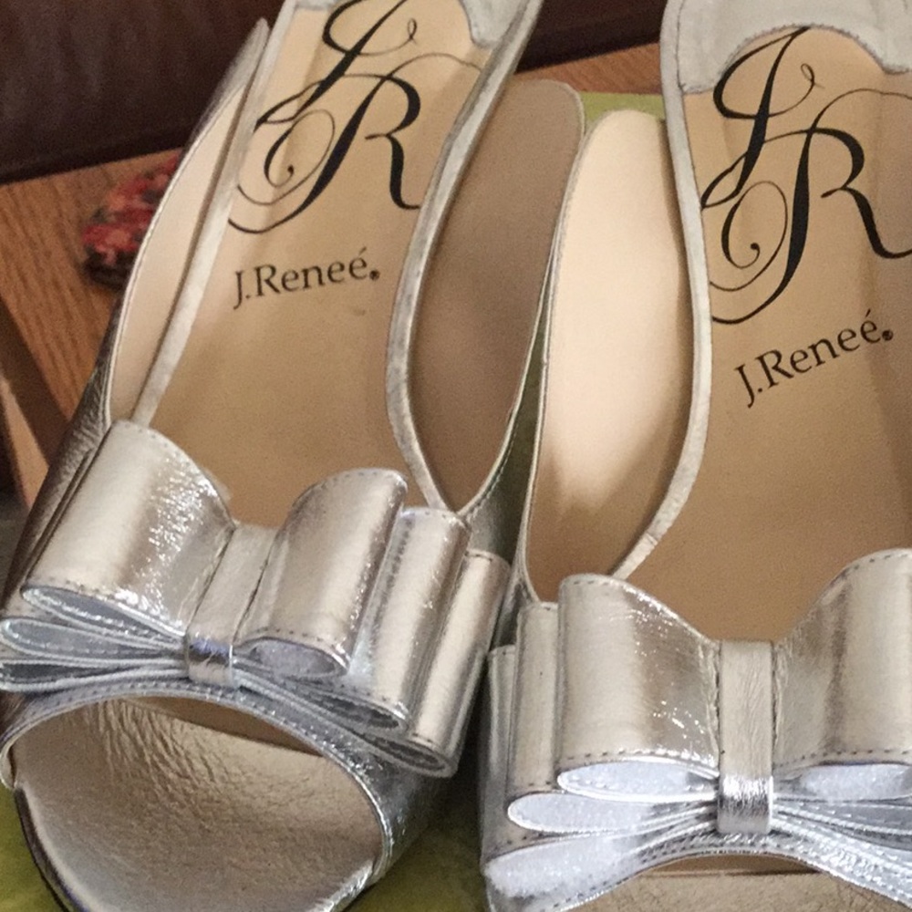 Dress shoes with 3” heel